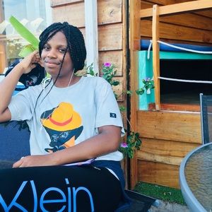 Meet your Posher, Joy